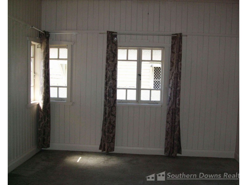 30 Wood Street, Warwick QLD 4370