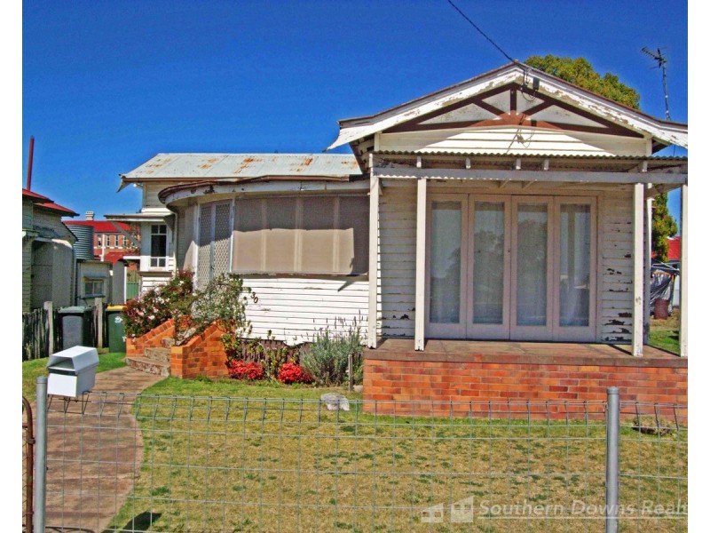 30 Wood Street, Warwick QLD 4370