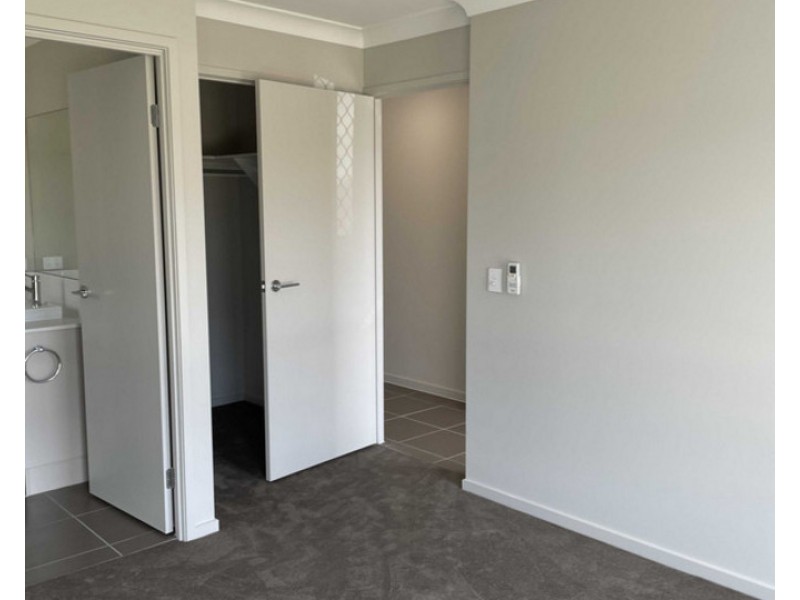 9 Compass Crt, Warwick QLD 4370