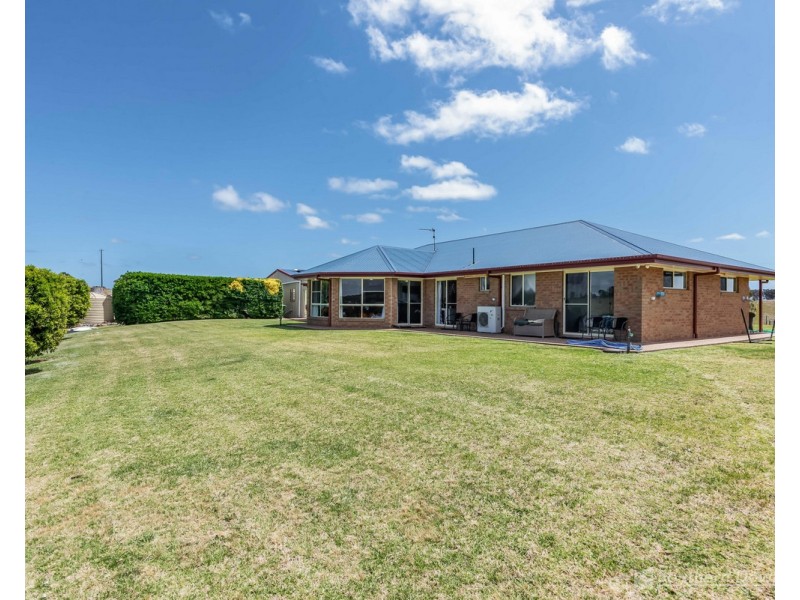 4 Browns Road, Dalveen QLD 4374