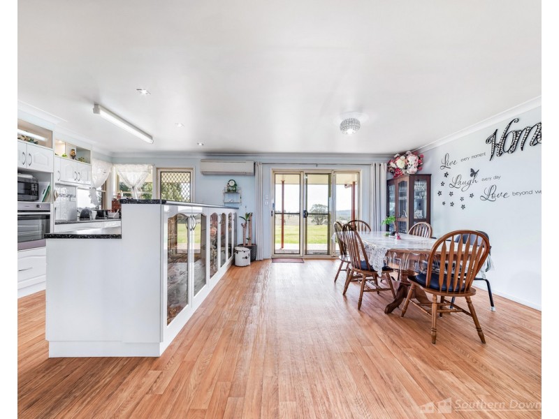 4 Browns Road, Dalveen QLD 4374