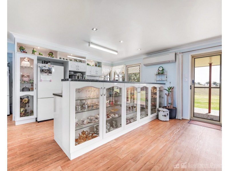 4 Browns Road, Dalveen QLD 4374