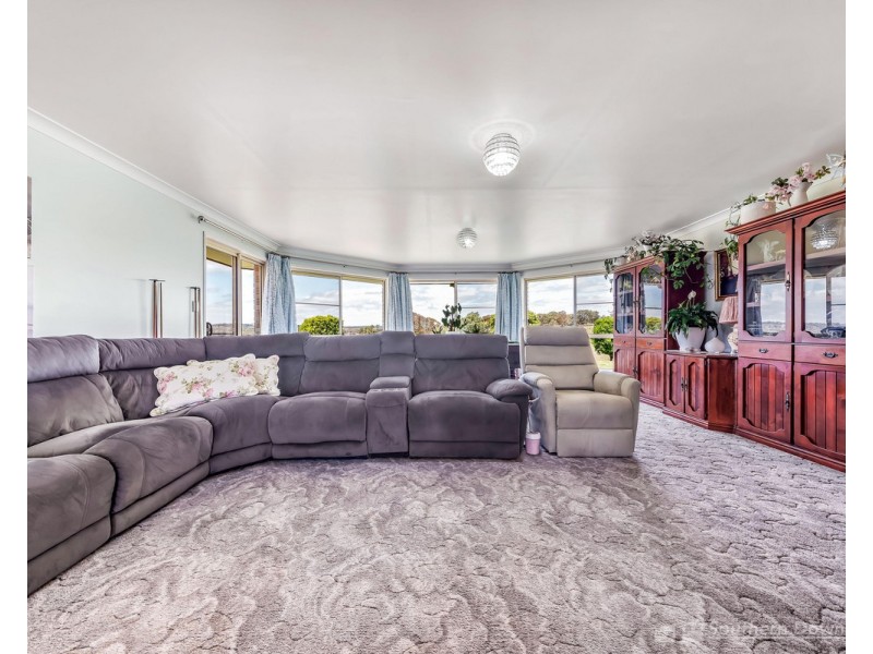 4 Browns Road, Dalveen QLD 4374