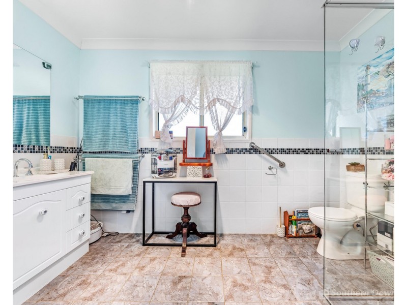 4 Browns Road, Dalveen QLD 4374