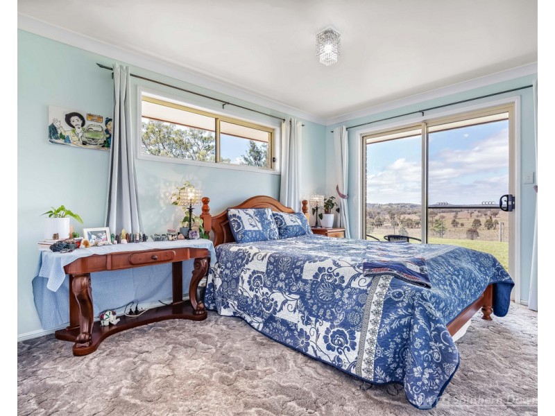 4 Browns Road, Dalveen QLD 4374
