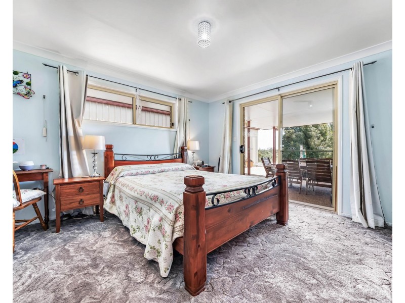 4 Browns Road, Dalveen QLD 4374
