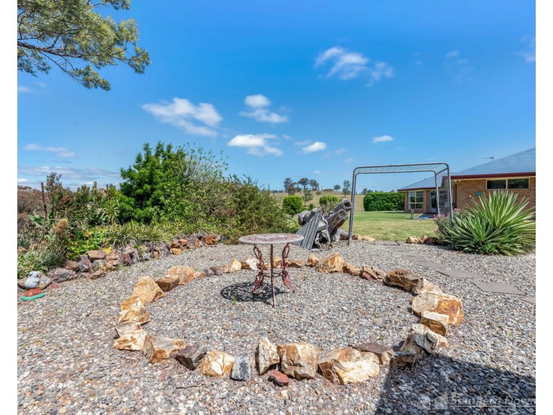 4 Browns Road, Dalveen QLD 4374