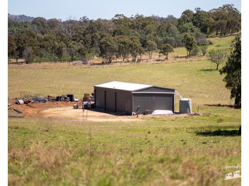 4 Browns Road, Dalveen QLD 4374