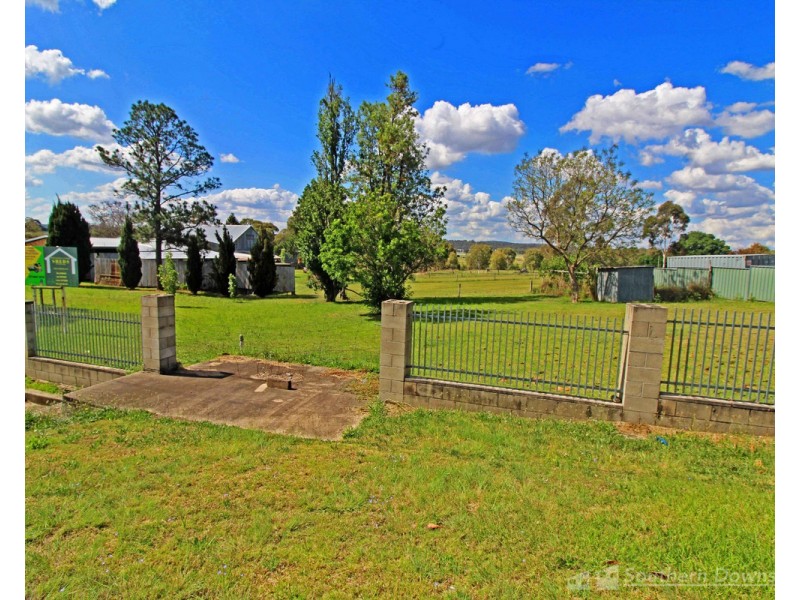 211 Wood Street, Warwick QLD 4370