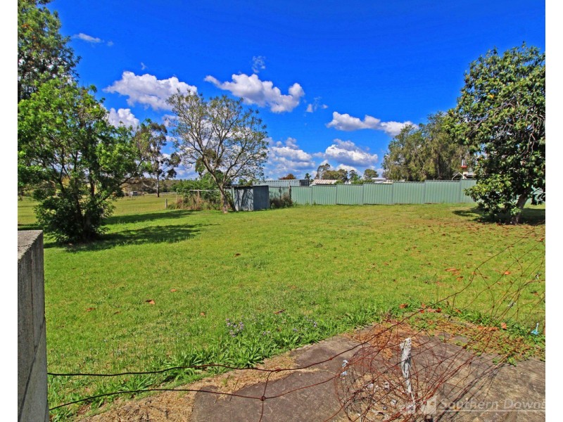 211 Wood Street, Warwick QLD 4370