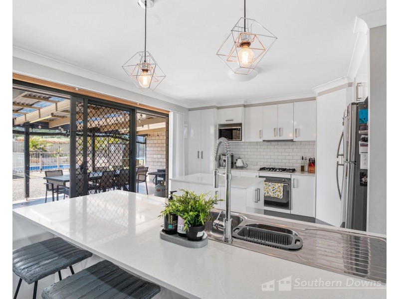 321 Glen Road, Rosenthal Heights QLD 4370