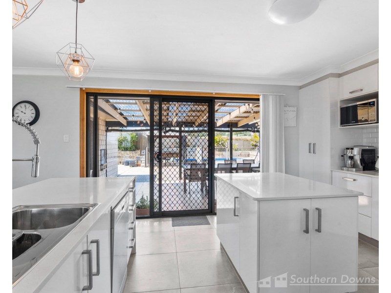 321 Glen Road, Rosenthal Heights QLD 4370