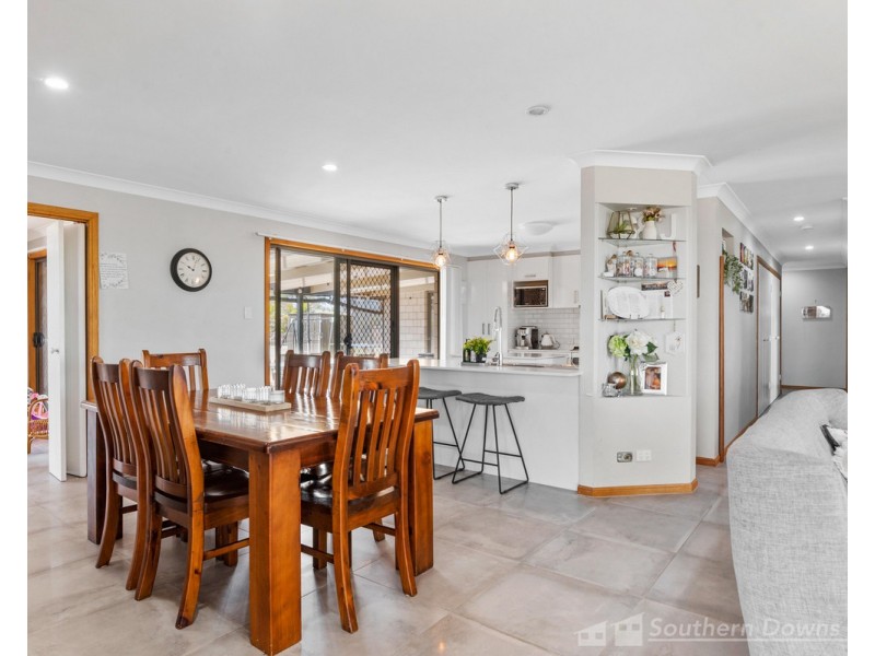 321 Glen Road, Rosenthal Heights QLD 4370