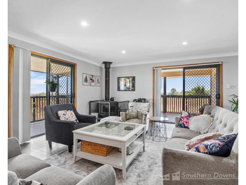 321 Glen Road, Rosenthal Heights QLD 4370