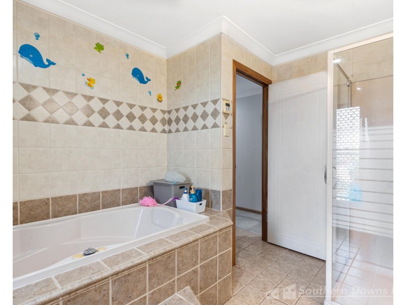 321 Glen Road, Rosenthal Heights QLD 4370