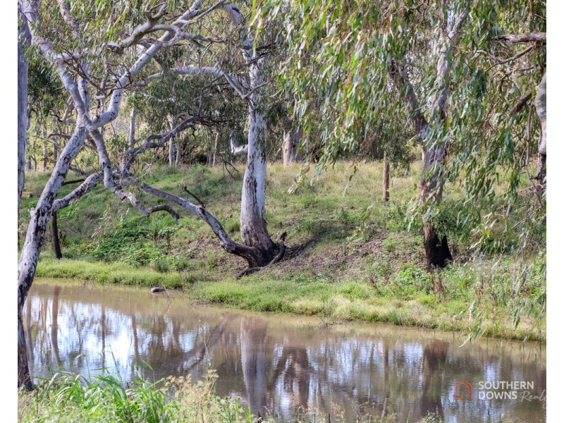 1 Condamine River Road, Pratten QLD 4370