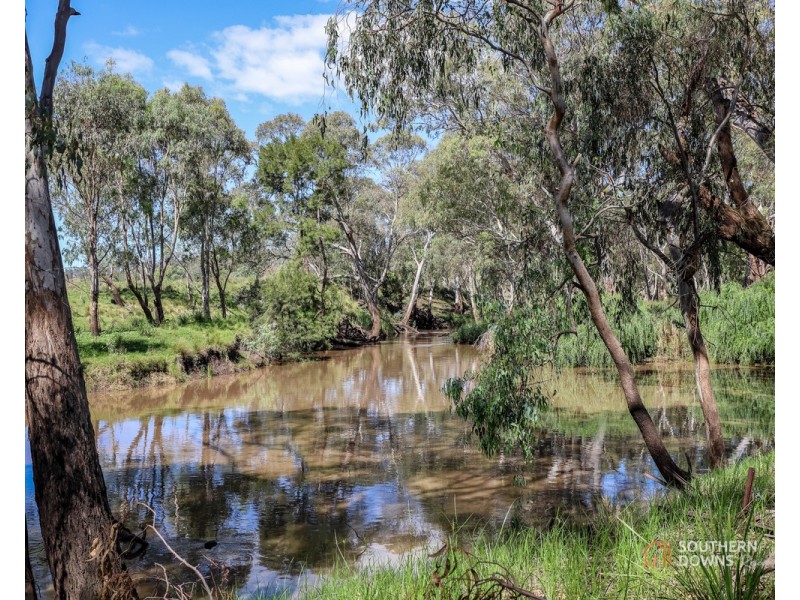1 Condamine River Road, Pratten QLD 4370