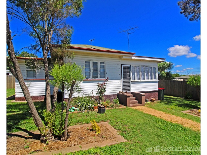 1 Clarke Street, Warwick QLD 4370