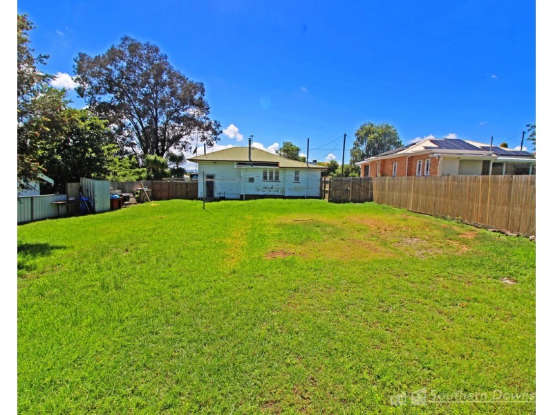 1 Clarke Street, Warwick QLD 4370