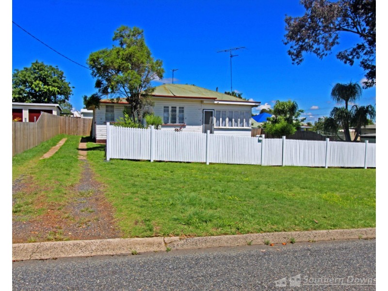 1 Clarke Street, Warwick QLD 4370