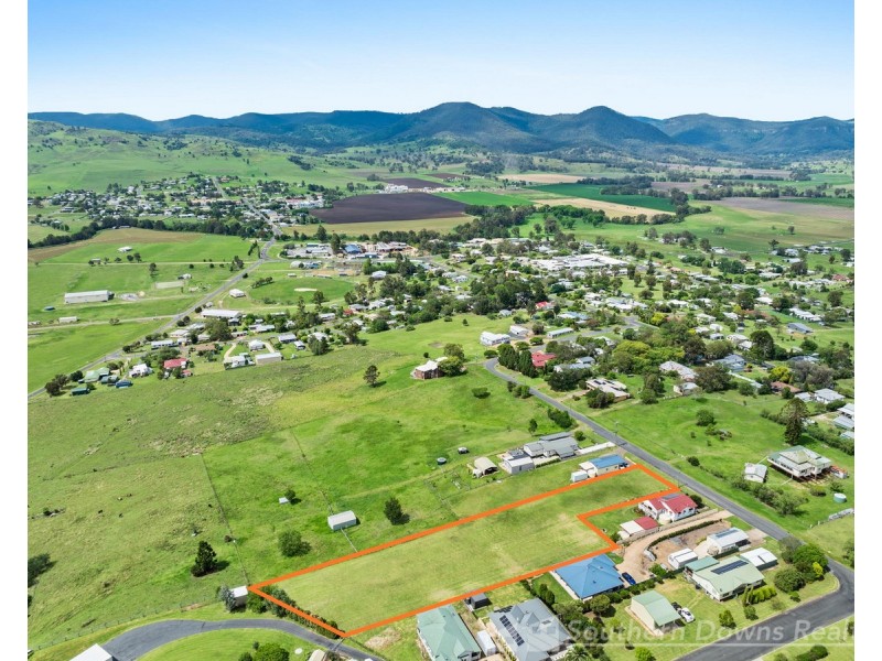 24 Poinsettia Street, Killarney QLD 4373