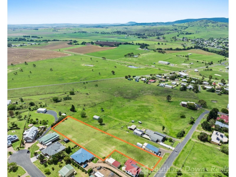 24 Poinsettia Street, Killarney QLD 4373