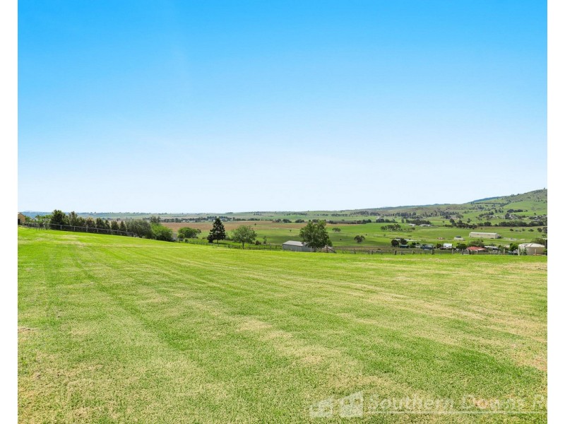 24 Poinsettia Street, Killarney QLD 4373