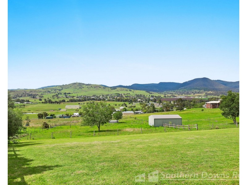 24 Poinsettia Street, Killarney QLD 4373
