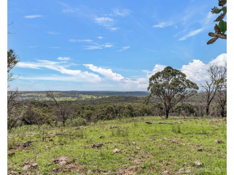 15 Lochiel Road, Dalveen QLD 4374