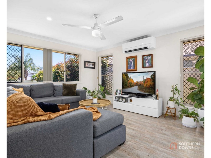 203 Ogilvie Road, Warwick QLD 4370