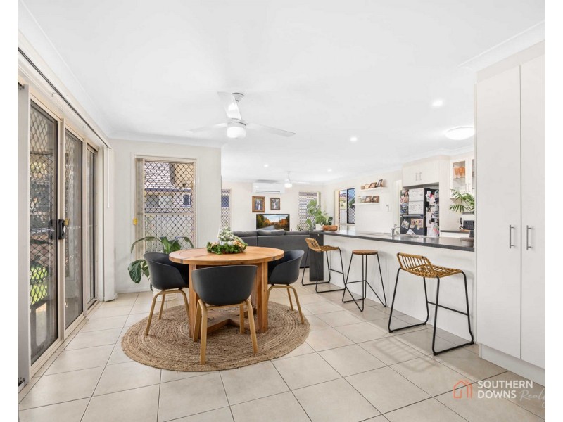 203 Ogilvie Road, Warwick QLD 4370