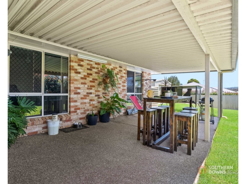 203 Ogilvie Road, Warwick QLD 4370