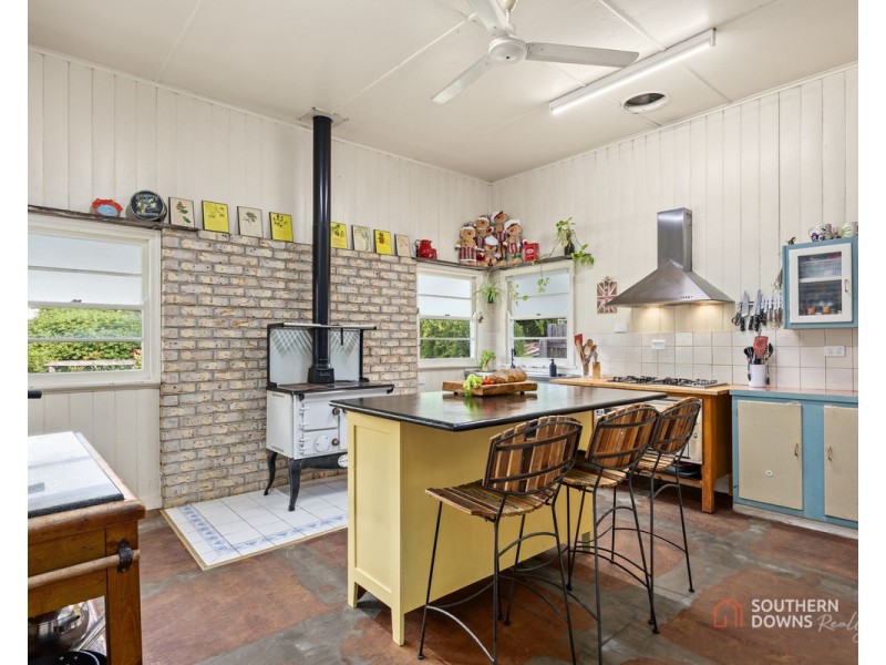 8A Ailanthus Street, Killarney QLD 4373