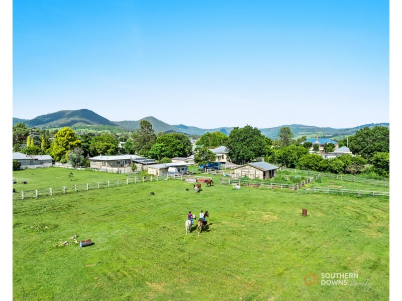 8A Ailanthus Street, Killarney QLD 4373