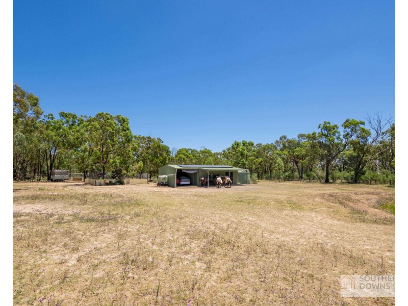 1 Cunningham Highway, Thane QLD 4370