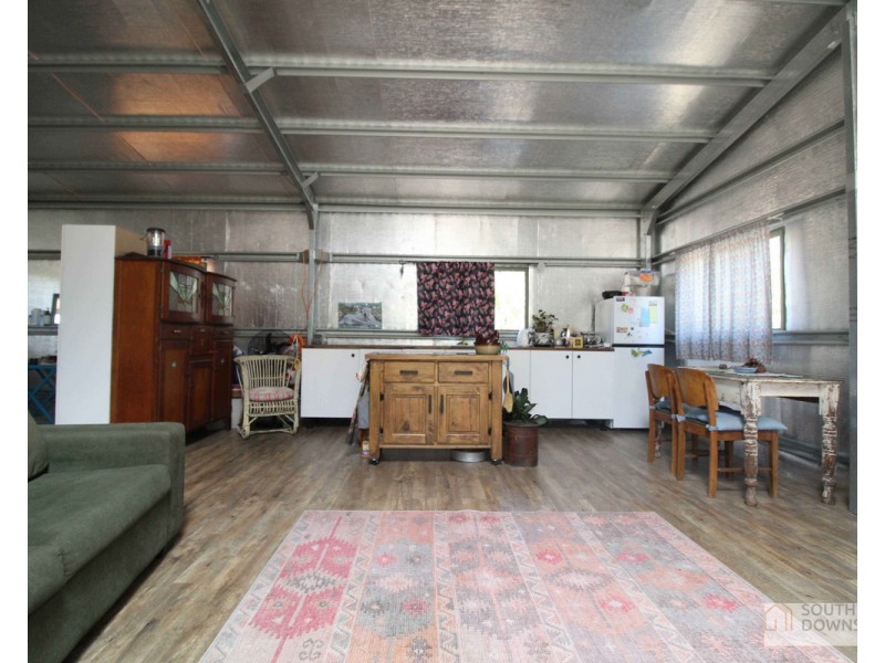 1 Cunningham Highway, Thane QLD 4370