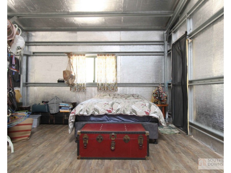 1 Cunningham Highway, Thane QLD 4370