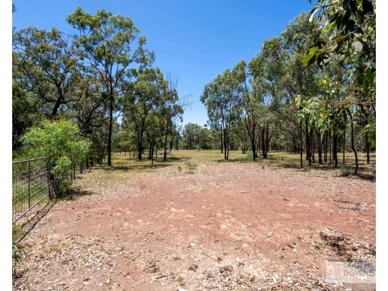 1 Cunningham Highway, Thane QLD 4370