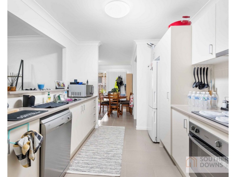 61 Maynes Street, Warwick QLD 4370