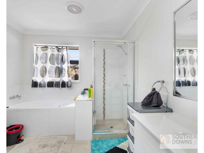 61 Maynes Street, Warwick QLD 4370