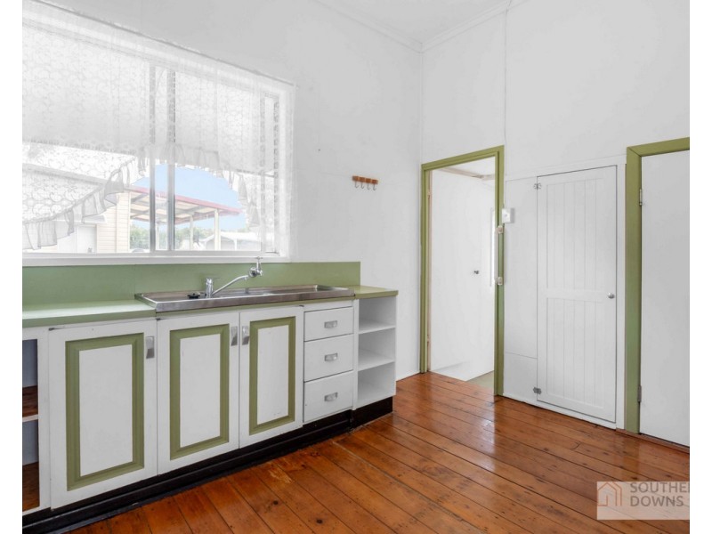 1A Raff Street, Allora QLD 4362