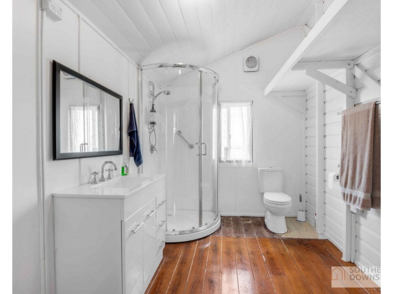 1A Raff Street, Allora QLD 4362