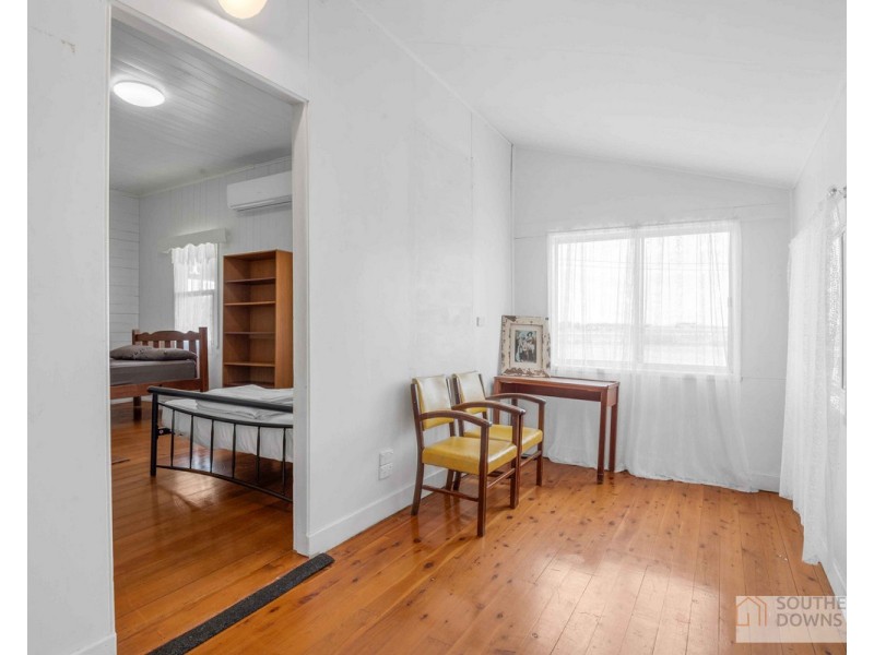 1A Raff Street, Allora QLD 4362