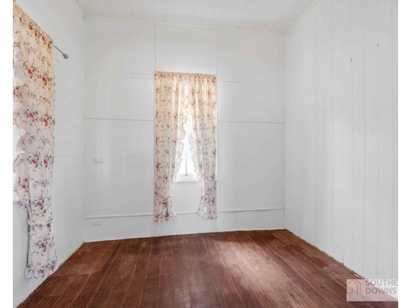 1A Raff Street, Allora QLD 4362