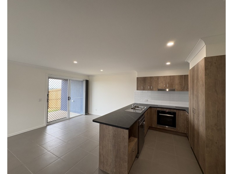 1/32 Chant Drive, Warwick QLD 4370