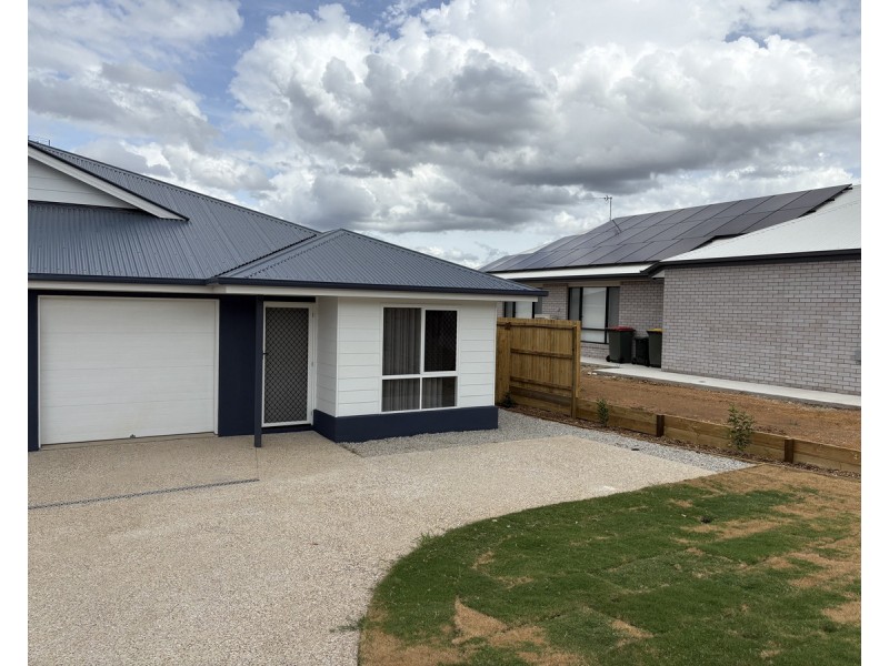 2/32 Chant Drive, Warwick QLD 4370