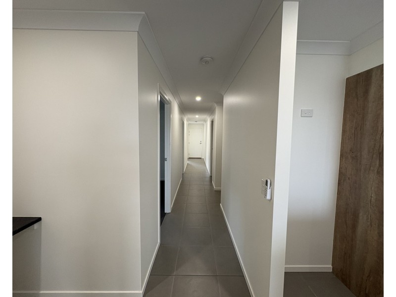 2/32 Chant Drive, Warwick QLD 4370