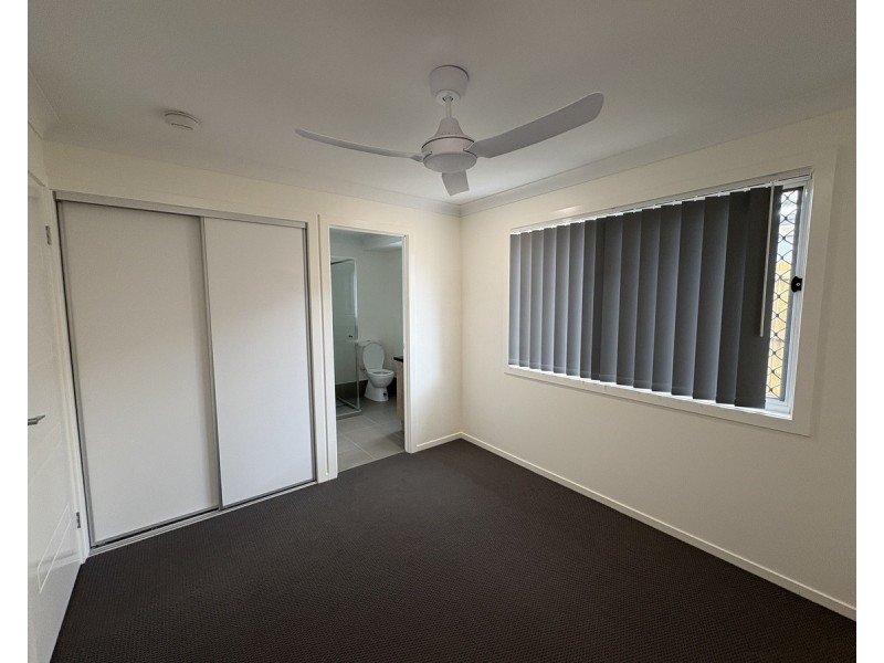 2/32 Chant Drive, Warwick QLD 4370