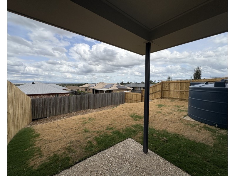 2/32 Chant Drive, Warwick QLD 4370