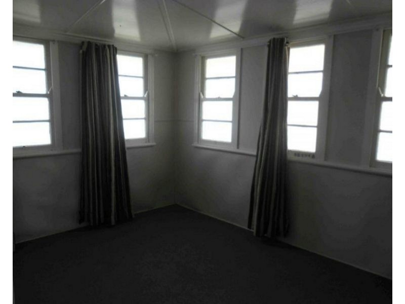 1 Clarke Street, Warwick QLD 4370